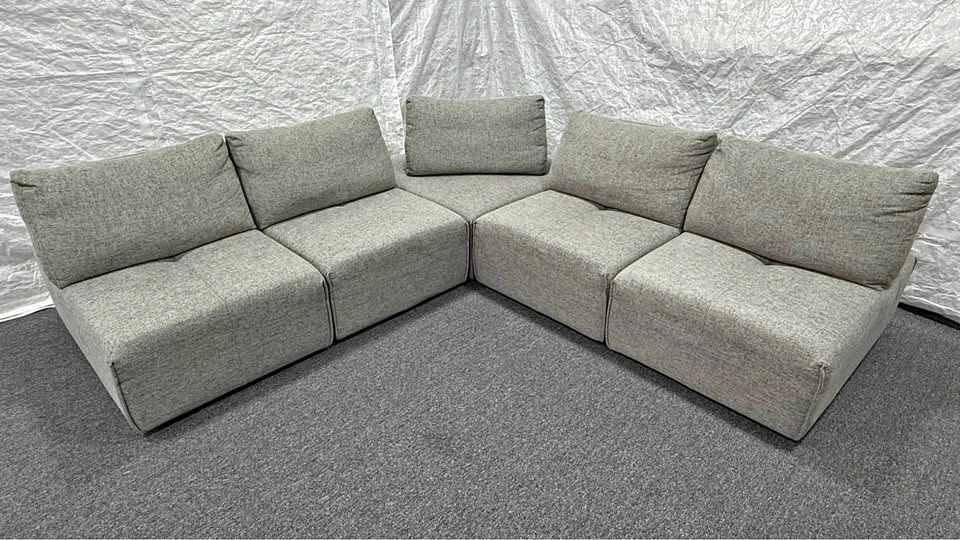 Modular sectional couch