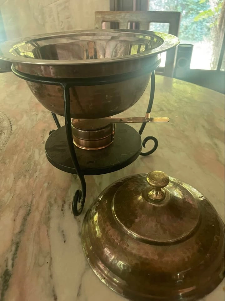 GORGEOUS ANTIQUE COPPER 1.75qt CHAFING DISH BARELY USED! - photo 2