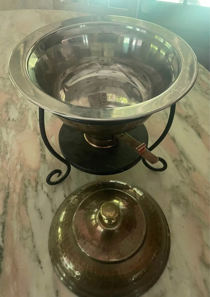 GORGEOUS ANTIQUE COPPER 1.75qt CHAFING DISH BARELY USED! - photo 4