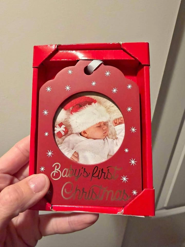 BABY‘S FIRST CHRISTMAS ORNAMENT