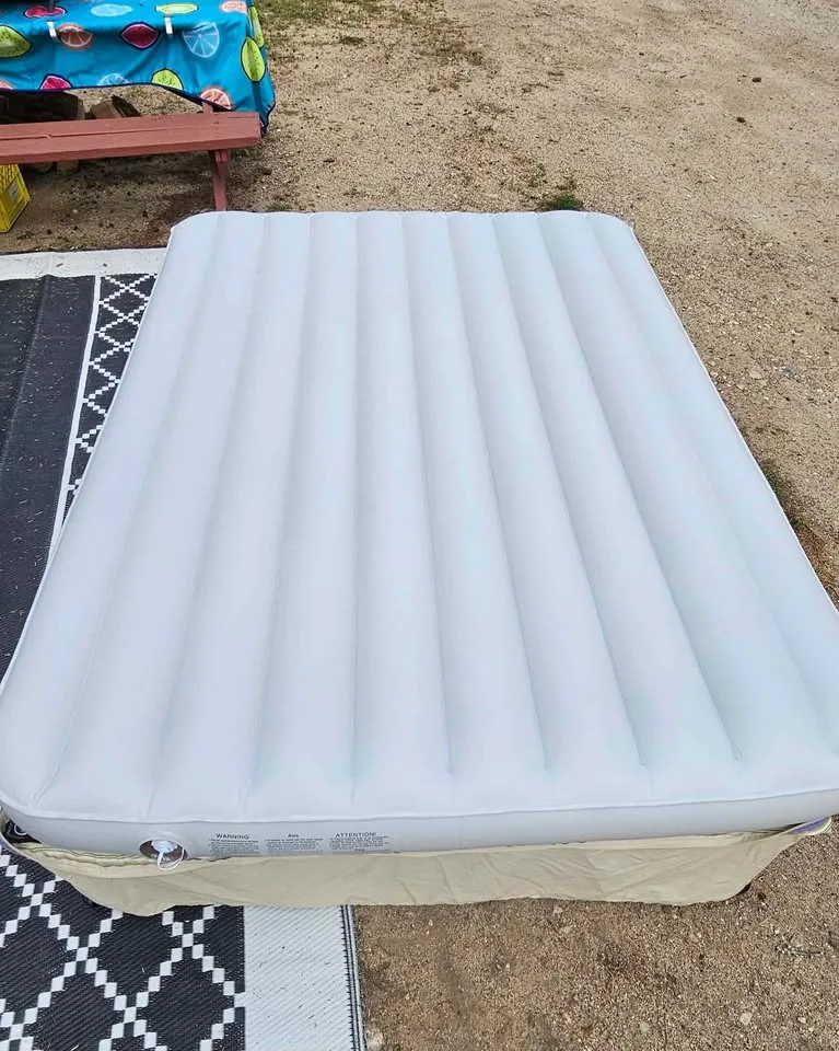 Queen size bed in a bag image indicator(3)