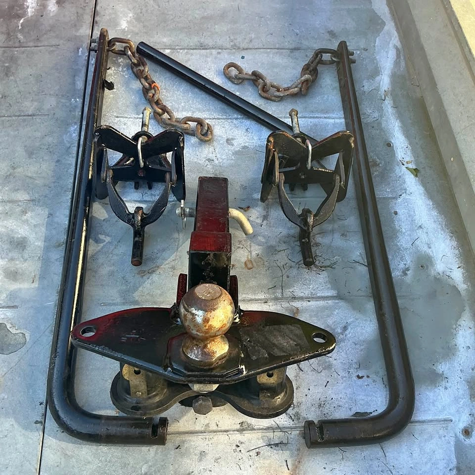 TRAILER WEIGHT DISTRIBUTION HITCH