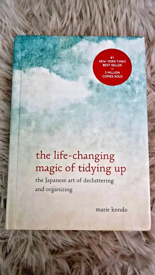 The Life-Changing Magic of Tidying Up (Hardcover)