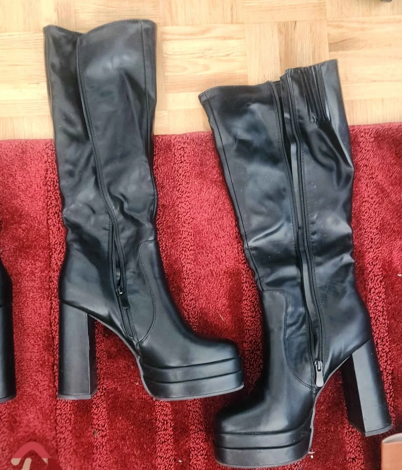 Women’s Boots – Size 8.5 – Like New! All four for $100! - photo 3