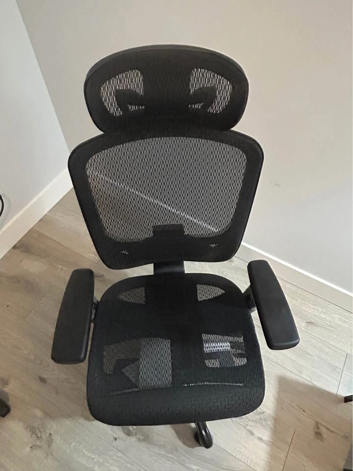 Staples Hyken Ergonomic Mesh Swivel Task Chair - photo 4