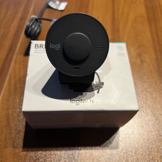 Logitech Brio 300 Full HD Webcam - photo 3