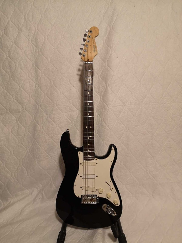 Fender Stratocaster - photo 5