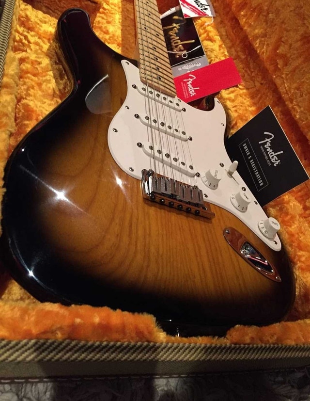FENDER Stratocaster 50th anniversary - photo 2