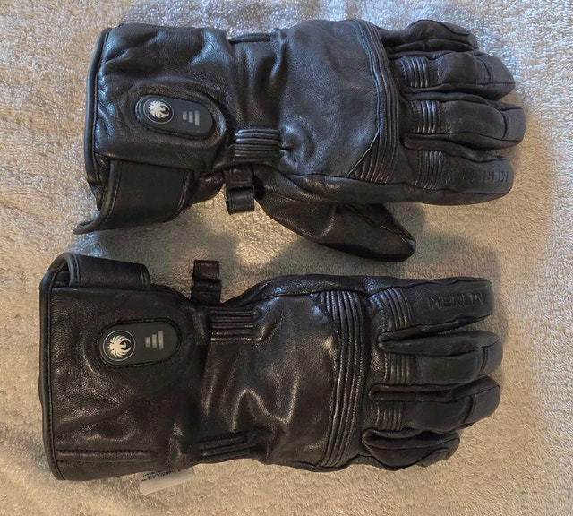 Merlin D30 heated gloves