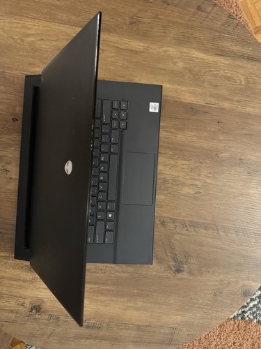 Alienware M15 R3 15in i7-10750H 16GB 512GB SSD RTX 2070 - photo 4