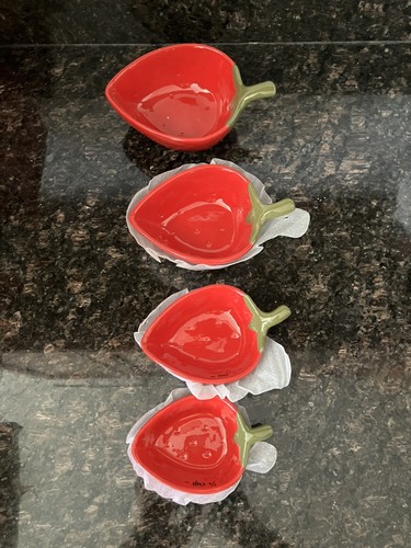 ASHLAND STRAWBERRY CERAMIC MEASURING CUPS