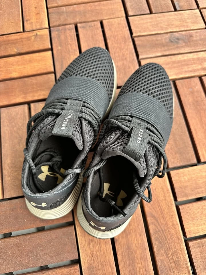 Women's Under Armour Breathe Lace X NM Sneakers – Size 8