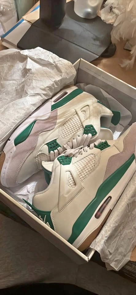 Jordan 4 pine green