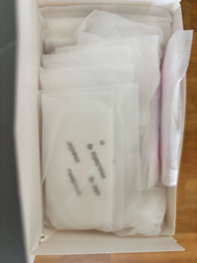 Medela Disposable Nursing Pads - photo 2