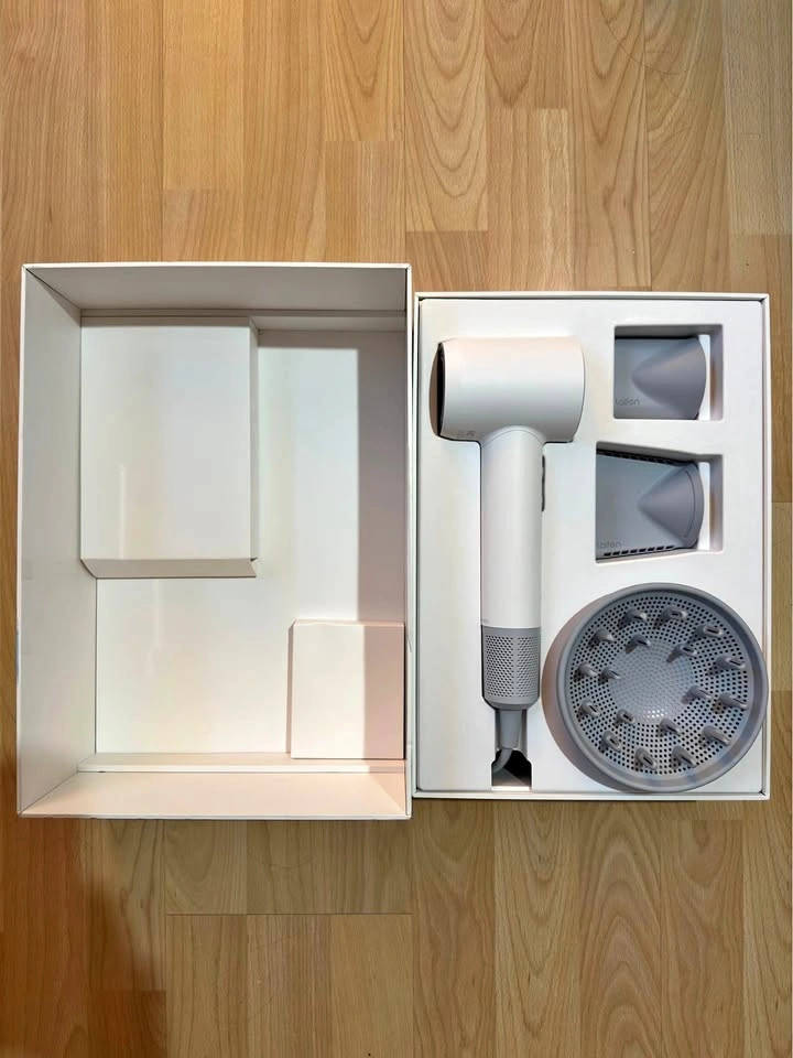Laifen SE high-speed hair dryer