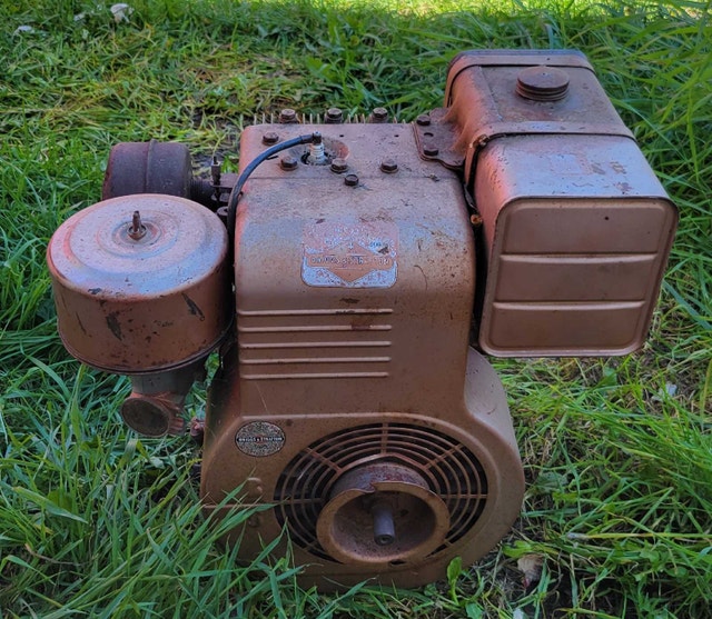 Vintage Briggs & Stratton Engine