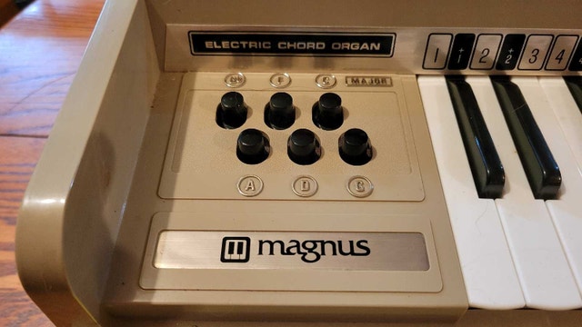 Vintage Electric Chord Organ - photo 3