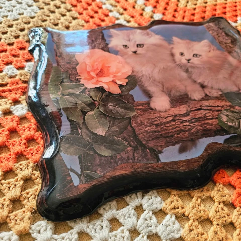 Vintage 70s/80s Kitten Roses Persian Cat Lacquered Wall Plaque - photo 5