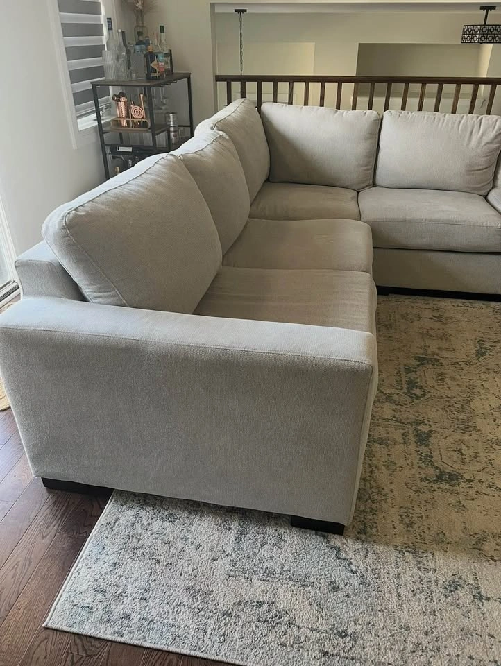 Very Large U-Sectional Couch - photo 3
