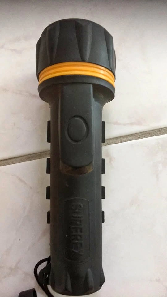 Battery Rubber Body Heavy Duty LED Superex Flashlight
