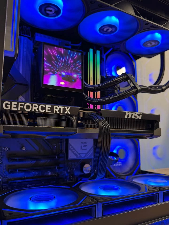 RTX 5070 Ti | Ryzen 9800x3D | 32GB RAM | 1TB SSD - Gaming PC - photo 2