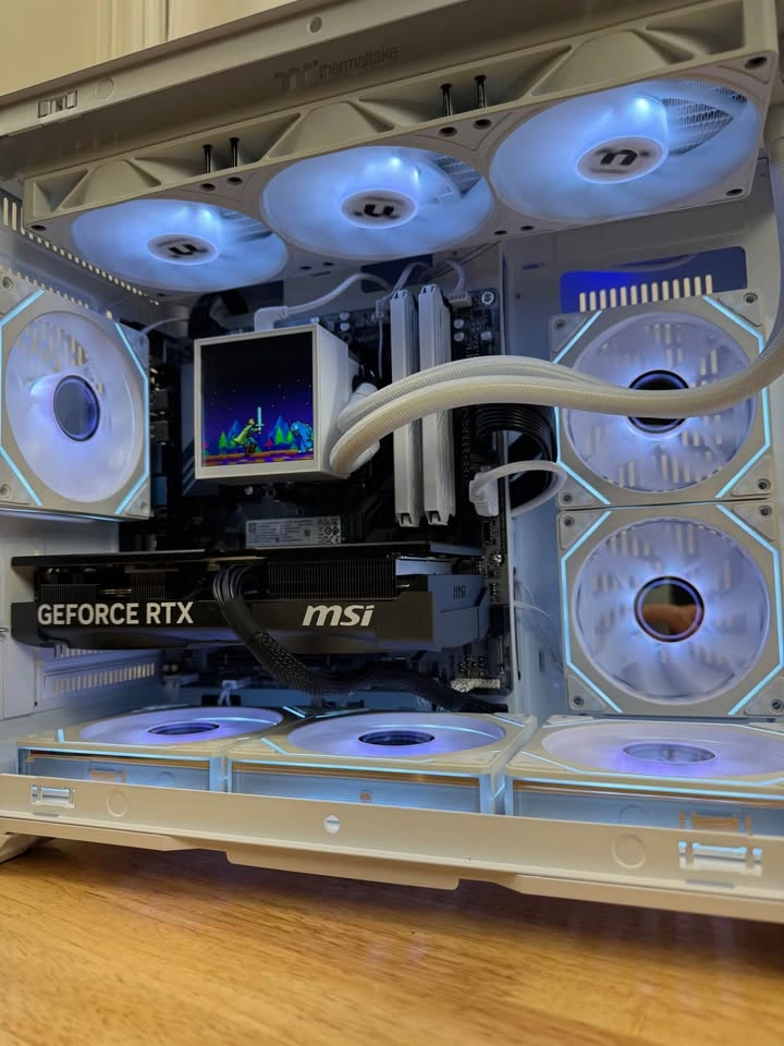 Ryzen 7800x3D | RTX 5070 | 32GB RAM | 1TB SSD - Gaming PC - photo 2