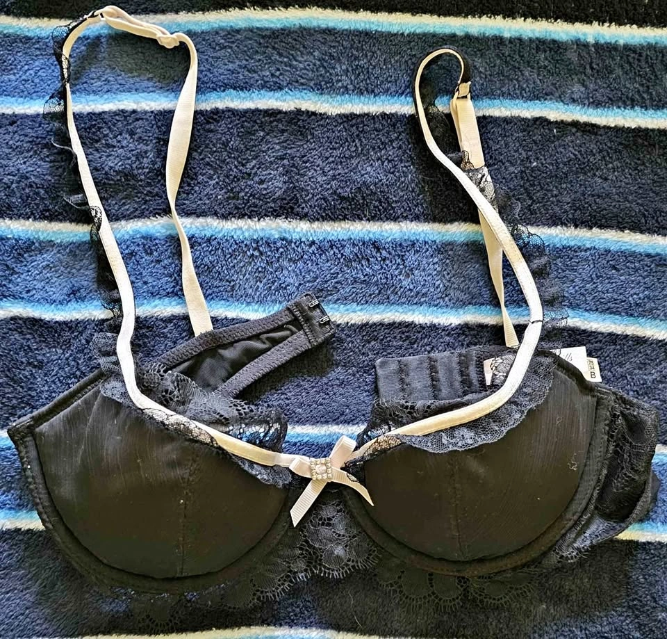 La Senza Frills and Thrills Black & Cream Lace Push-Up Bra - Siz