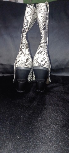 Ann Creek Snakeskin Ankle Boots Pointed Toe Python Print 9.5 - photo 3