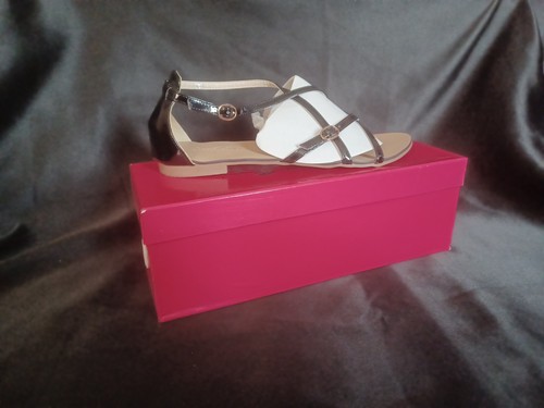 Ann Creek Isla Black Sandals - Size 9 or 9.5