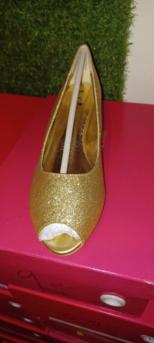 Ann Creek Gold Glitter Wedge Pump Women Size 9 NWB