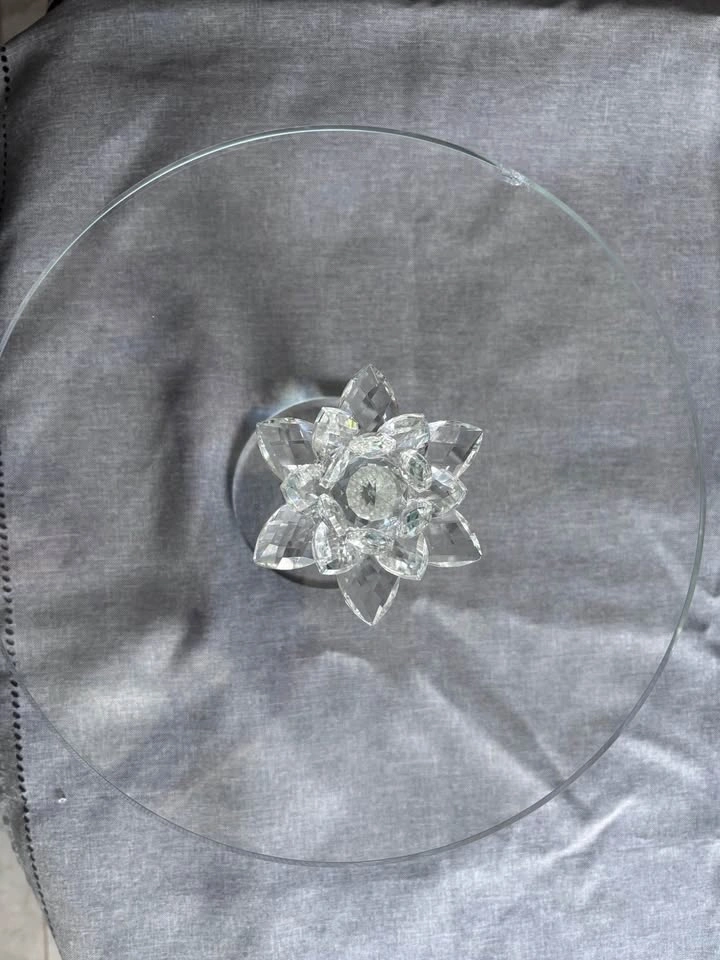 Crystal Lotus Glass Cake Stand - photo 2