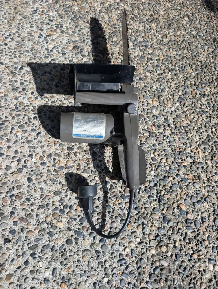 Mastercraft 10A 14" Corded Electric Chainsaw - photo 2