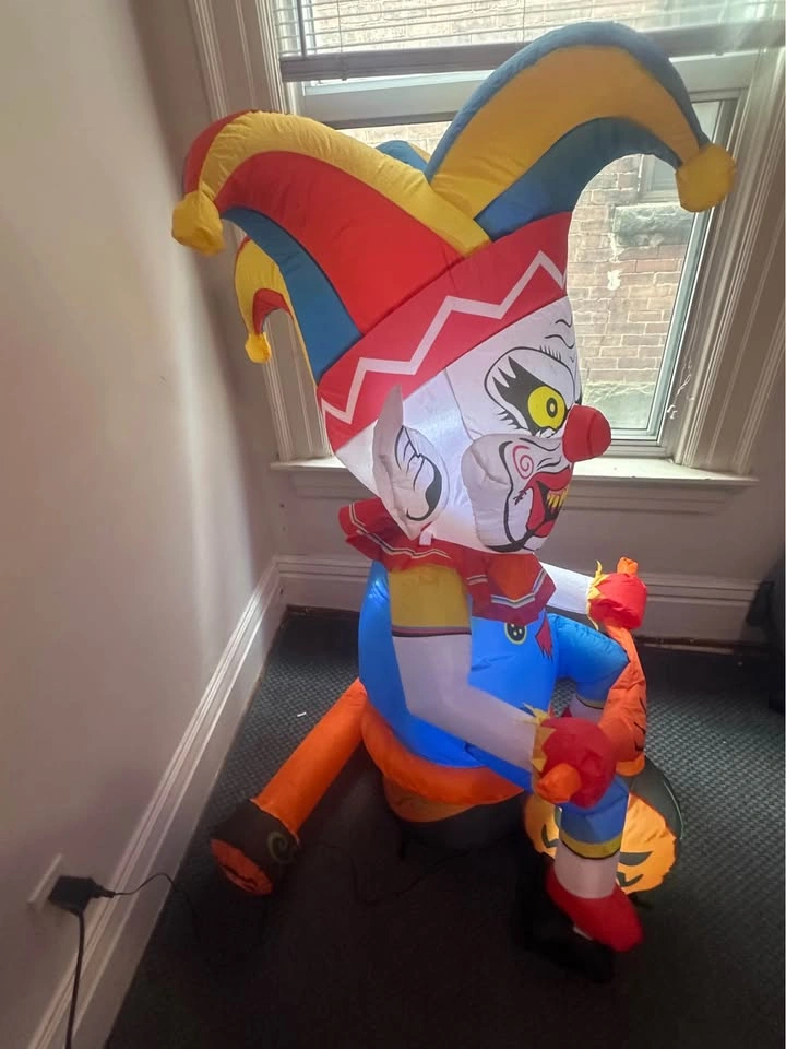 Inflatable evil clown - photo 3