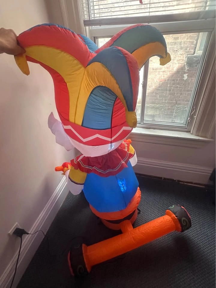 Inflatable evil clown - photo 5