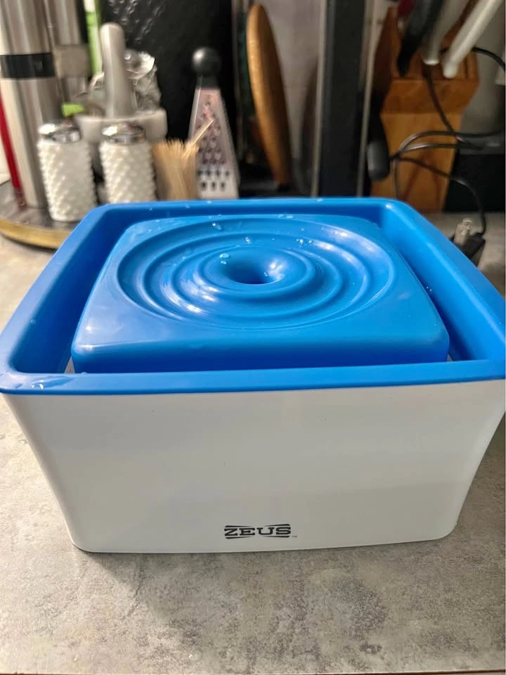 Zues Pet Water Fountain