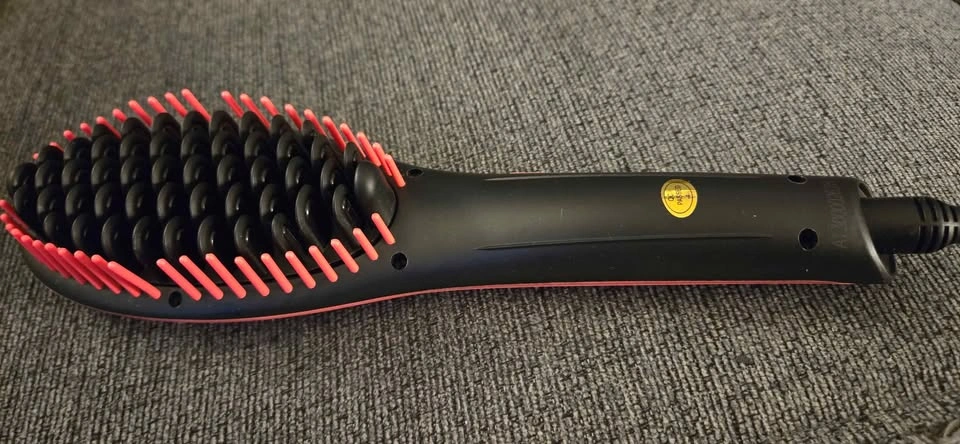 Soleil hair straightening brush - photo 2