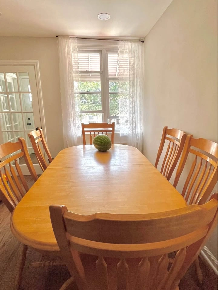 Solid Oak Dining Table (watermelon not included) - photo 2