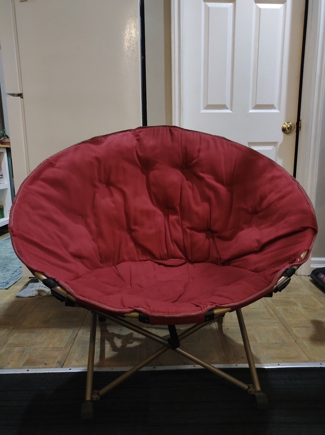 Folding Half-Moon Chair