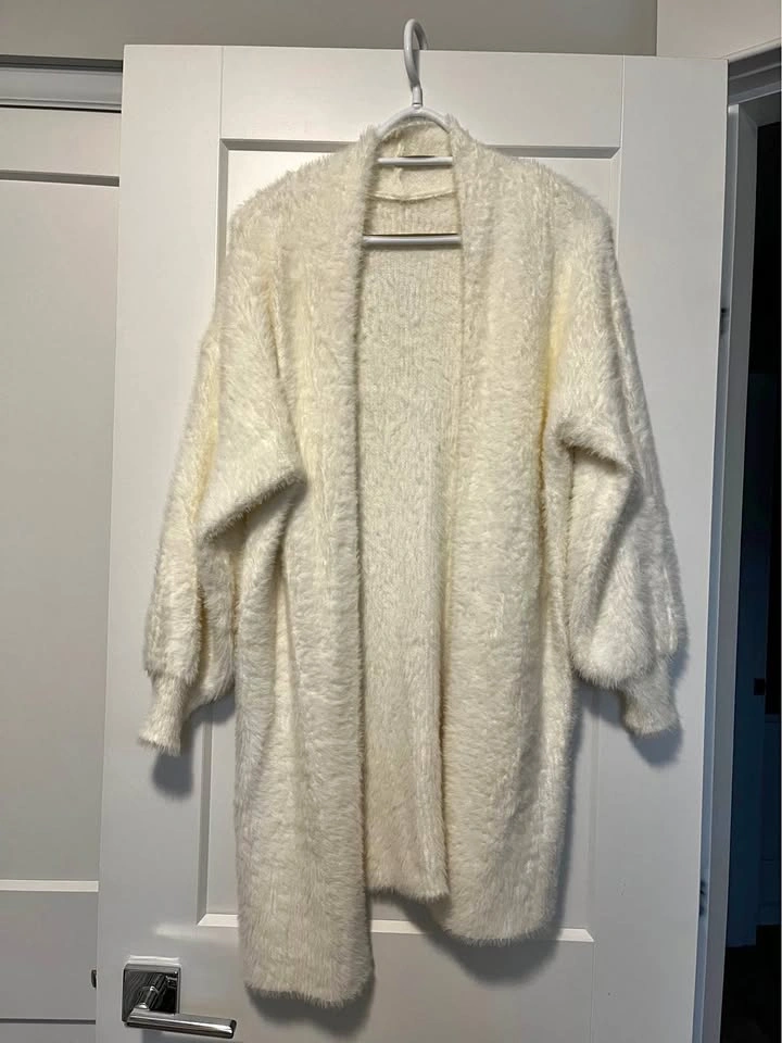 White Fuzzy Eyelash Knit Long Cardigan - Brand New S/M