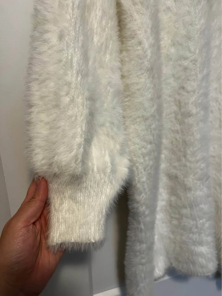 White Fuzzy Eyelash Knit Long Cardigan - Brand New S/M - photo 4