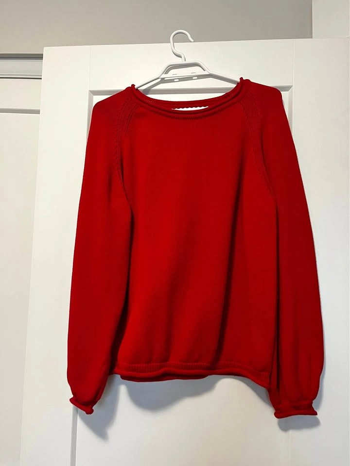 Red Raglan Sleeve Knit Sweater 100% cotton size: S or M