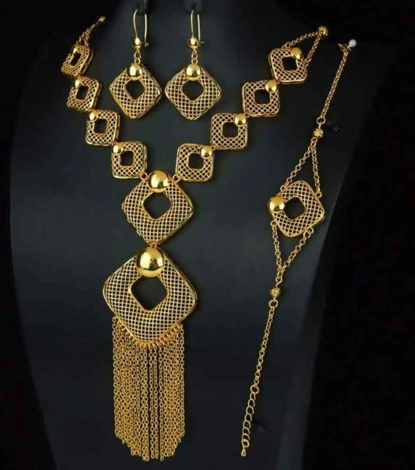 Gold-Toned Fashion Jewelry Set - photo 2