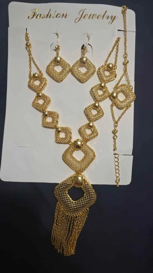 Gold-Toned Fashion Jewelry Set - photo 3