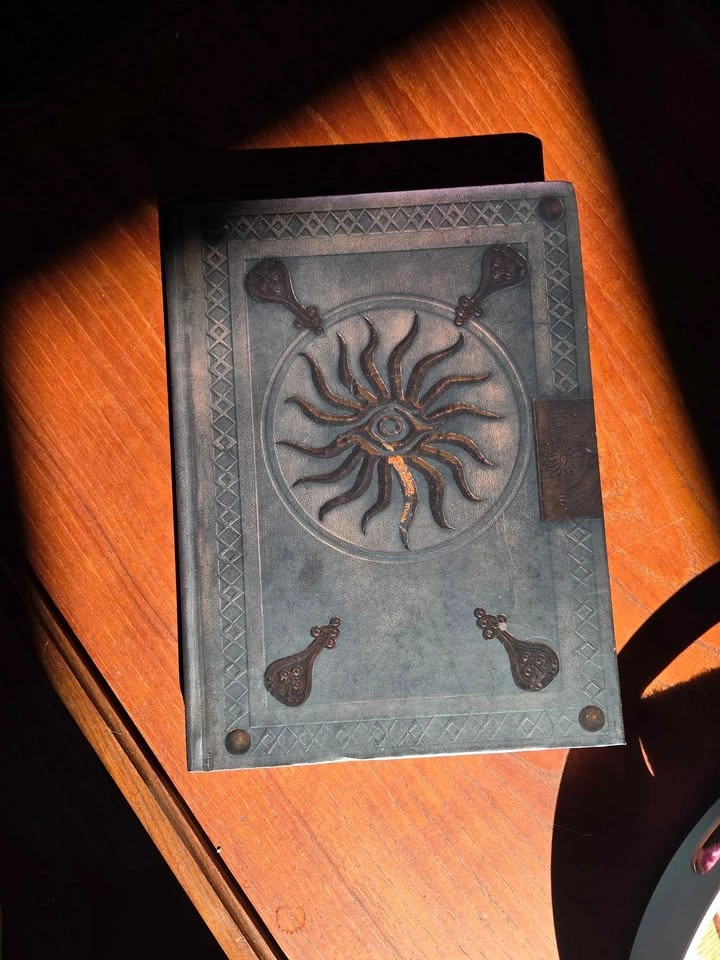 Dragon Age II Collector's Edition Players Guide