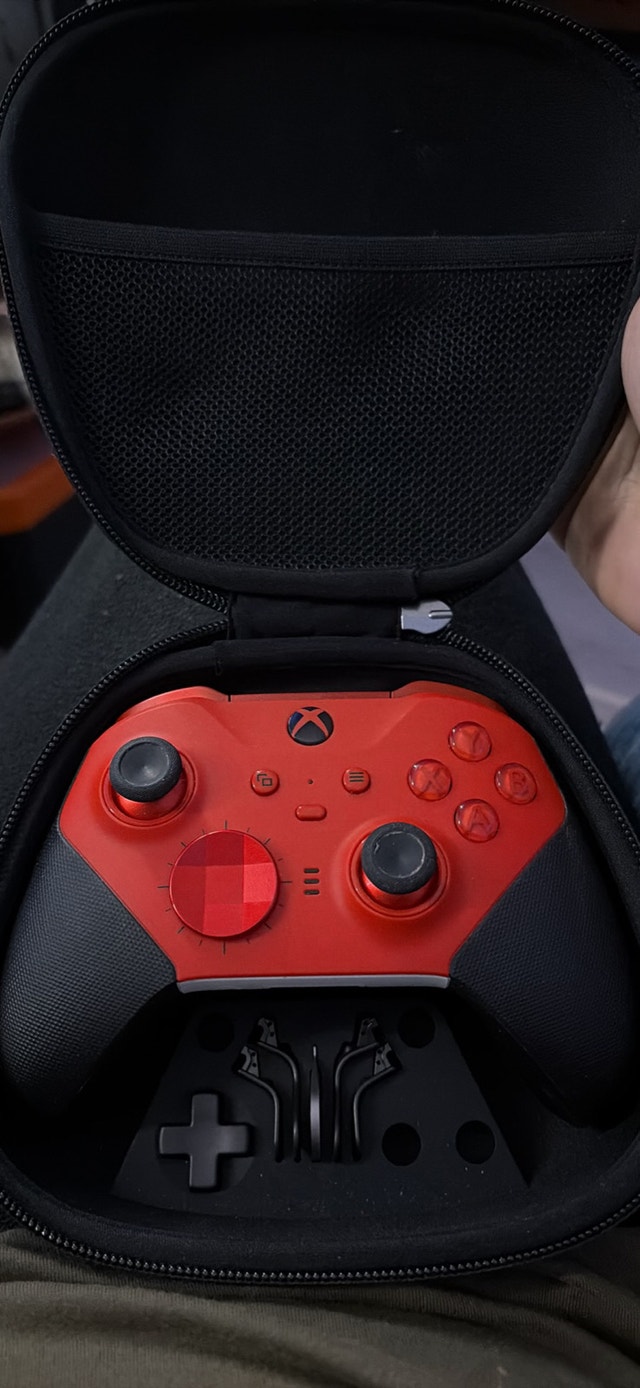 Xbox Elite Wireless Controller Series 2 - photo 3