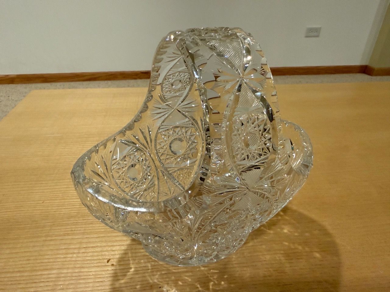 Beautiful Vintage Crystal Glass Fruit Bowl Basket with Handle