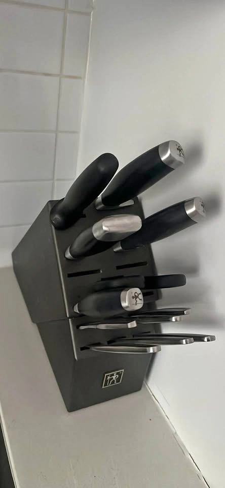 Kitchen knife set