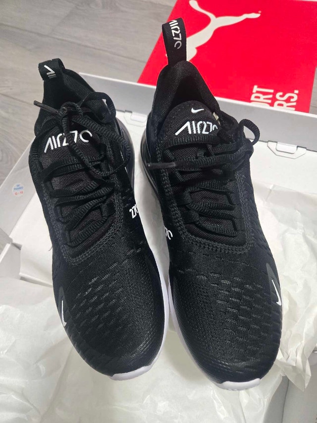 Women's Nike Air Max 270 Size 7 - photo 2