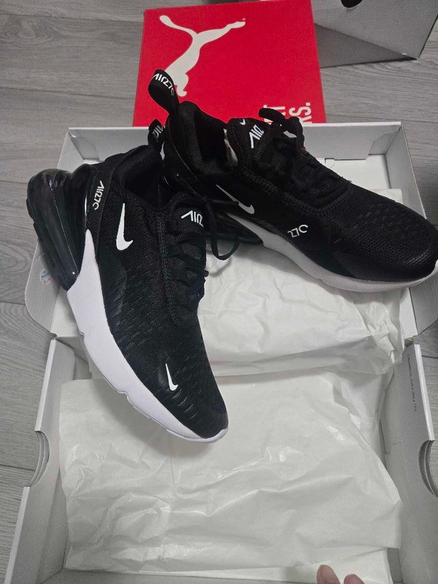 Women's Nike Air Max 270 Size 7 - photo 3