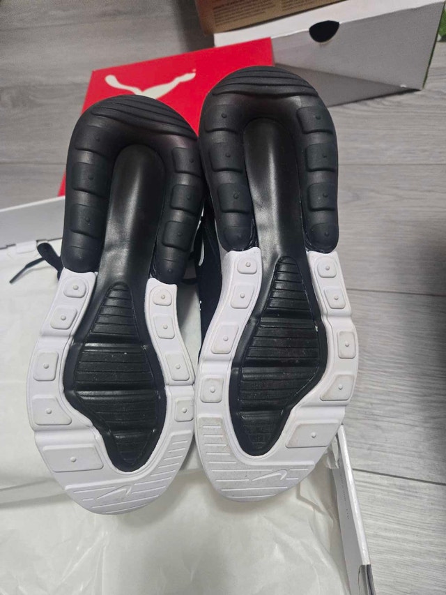 Women's Nike Air Max 270 Size 7 - photo 4